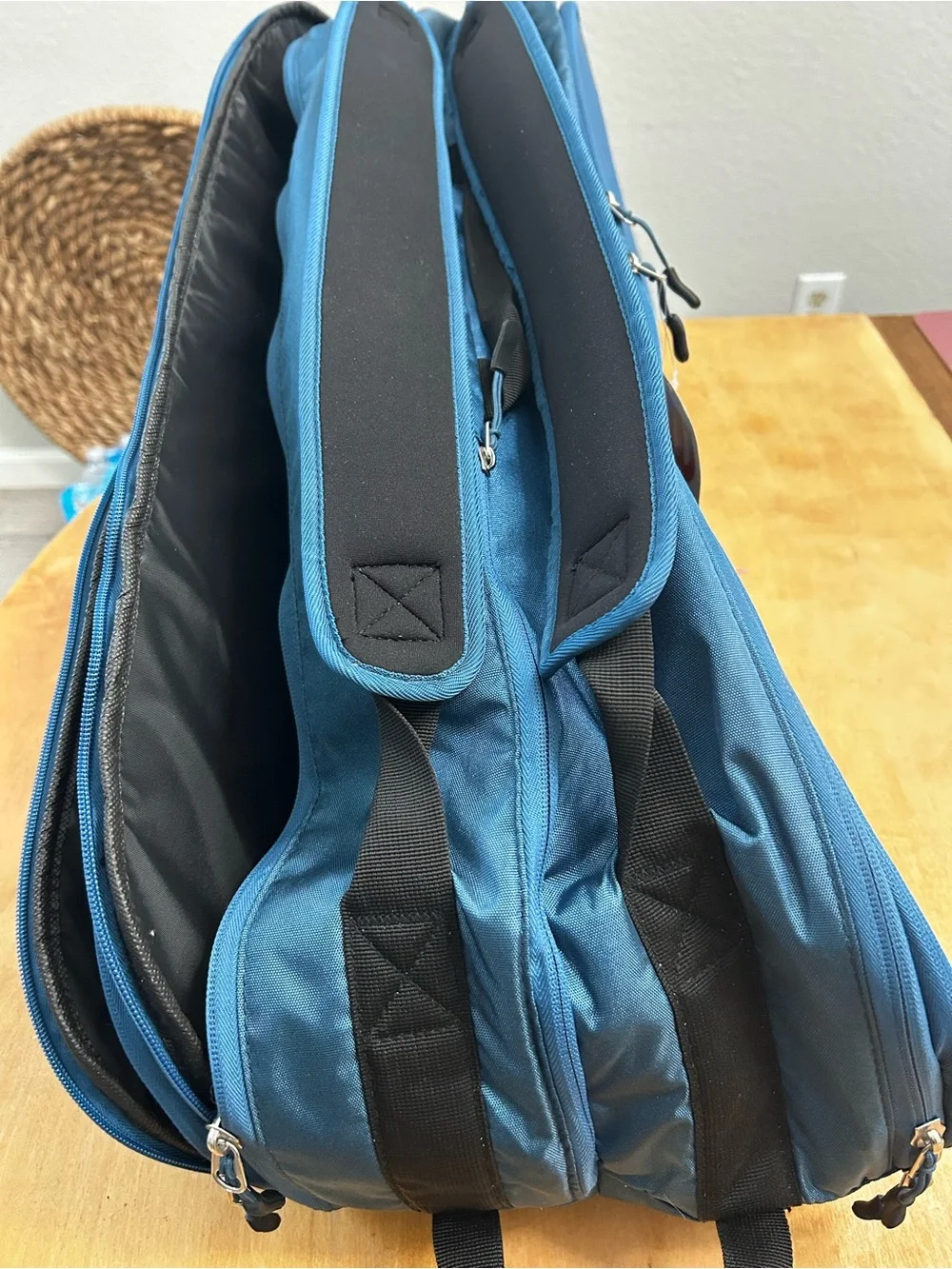 NEW Wilson Tour Ultra V4 12 Pack Tennis Racket Bag Blue Thermoguard WR8024001001